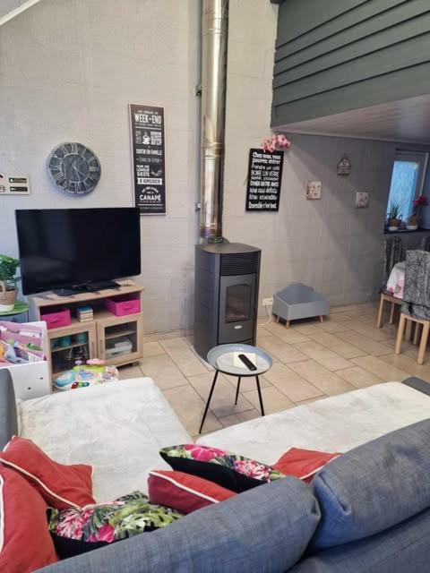 Hastiere-par-dela Cocon Douillet Avec Chaleur Ambiante Du Poele A Pelletsヴィラ エクステリア 写真